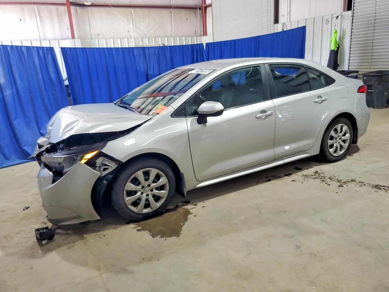 2025 TOYOTA COROLLA LE — Front 3/4