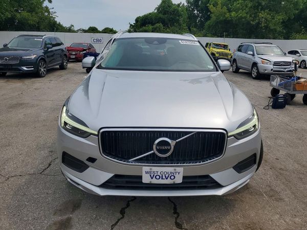 2021 VOLVO XC60 Momentum