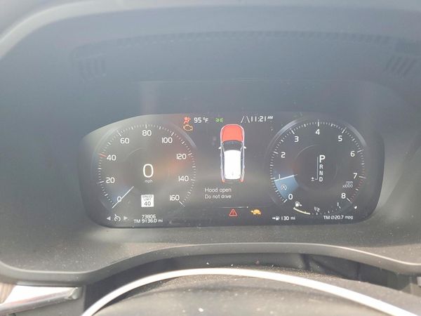 2021 VOLVO XC60 Momentum