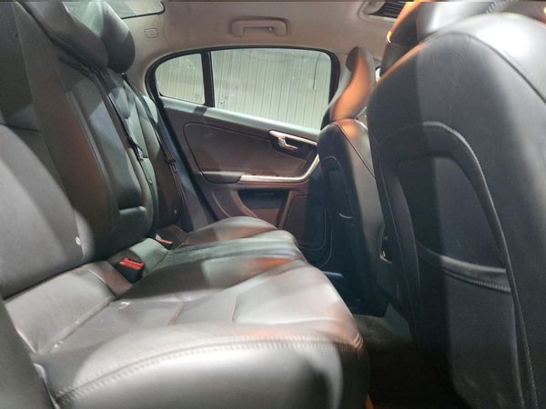 2016 VOLVO S60
