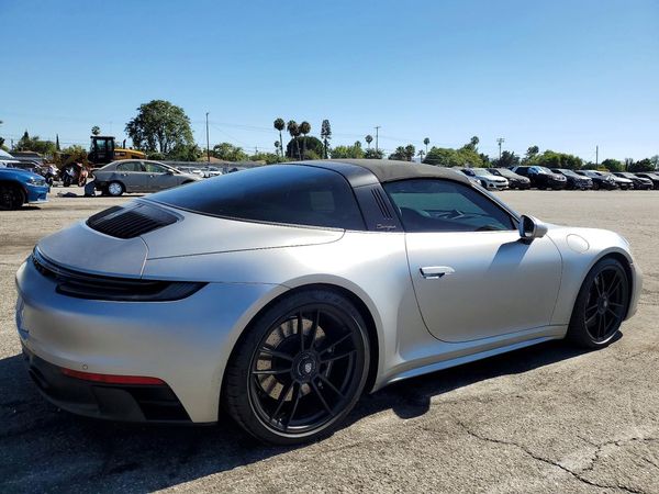2024 PORSCHE 911