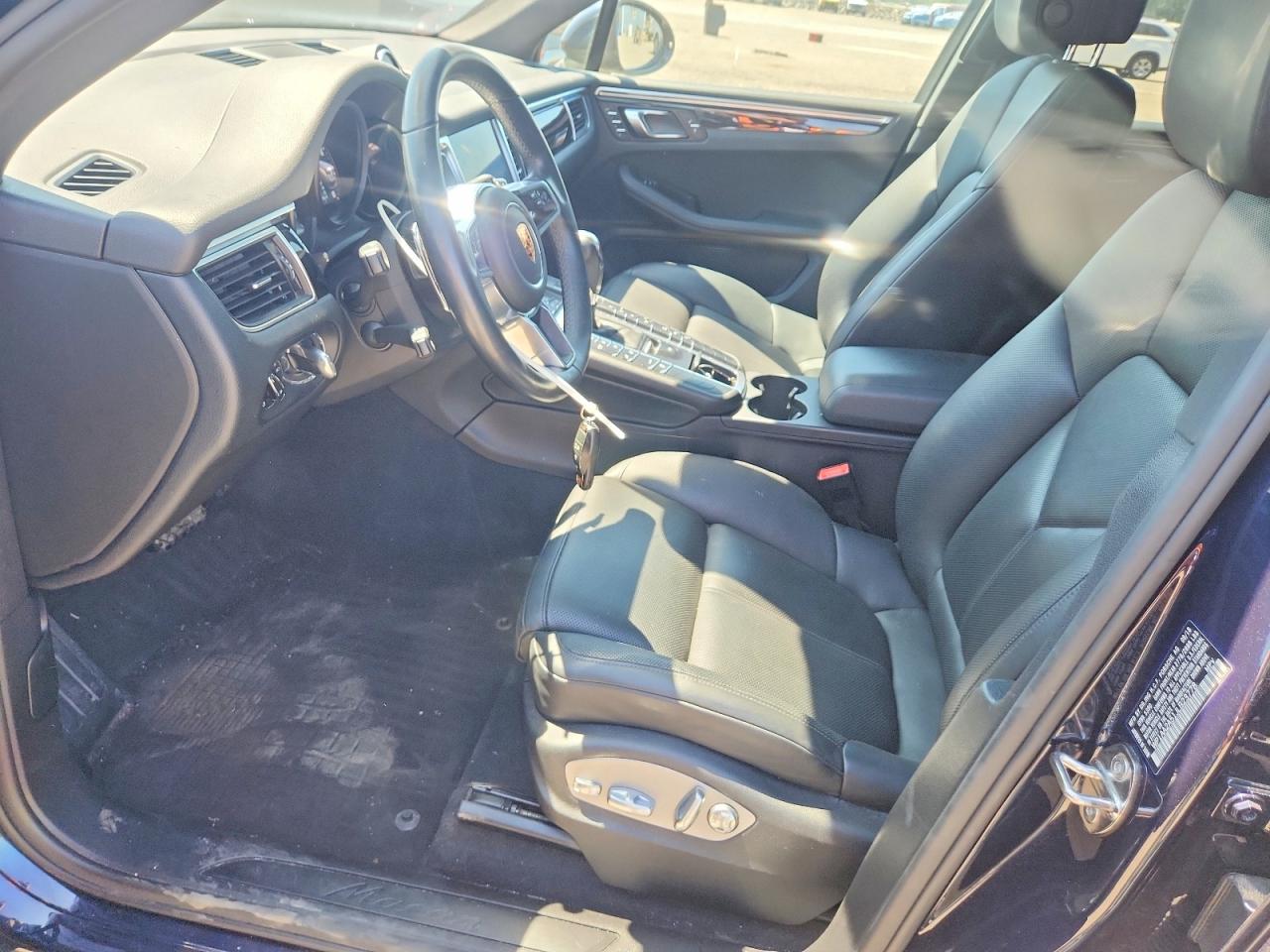 2018 PORSCHE MACAN