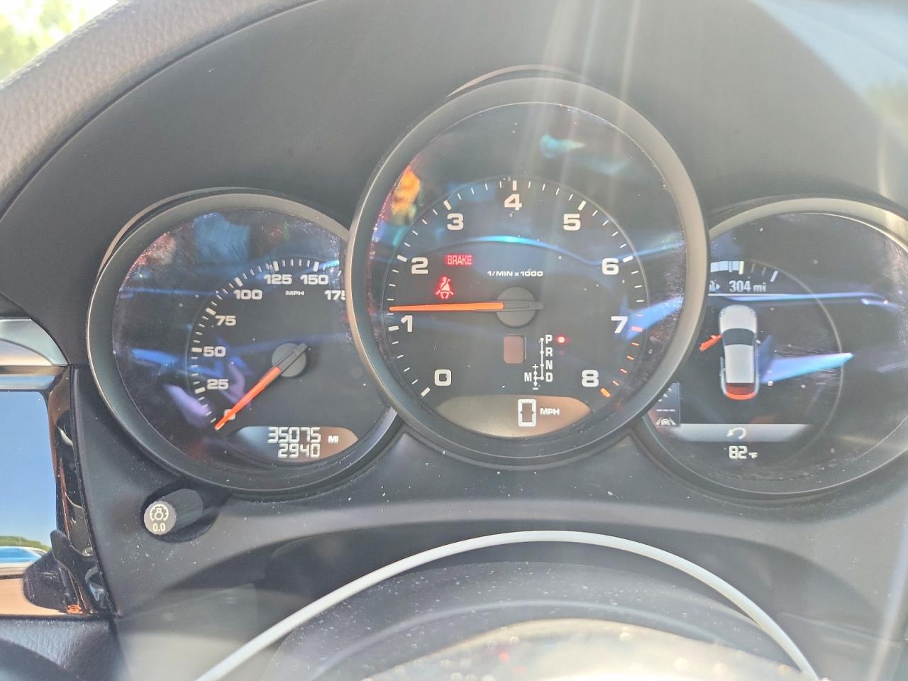 2018 PORSCHE MACAN