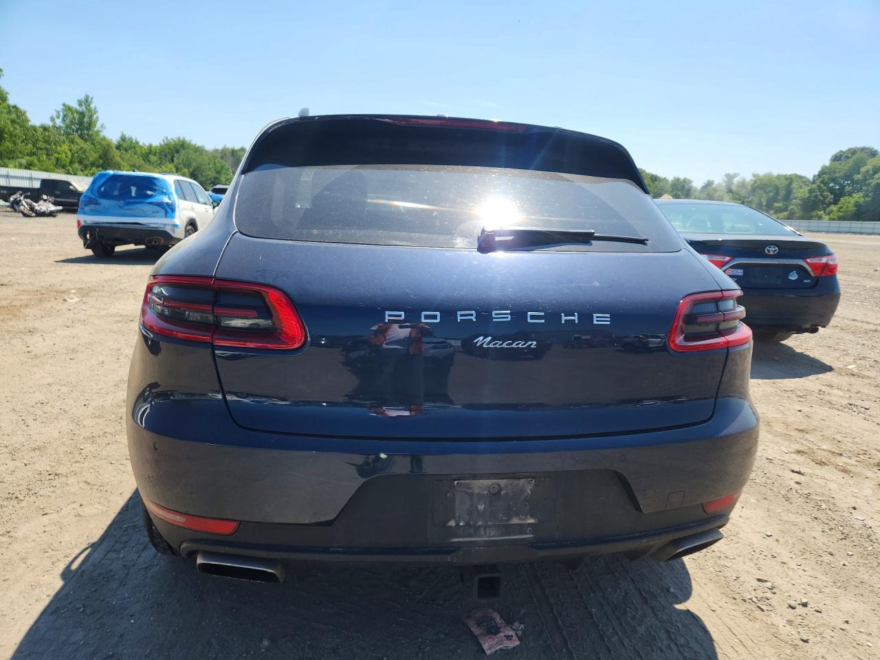 2018 PORSCHE MACAN