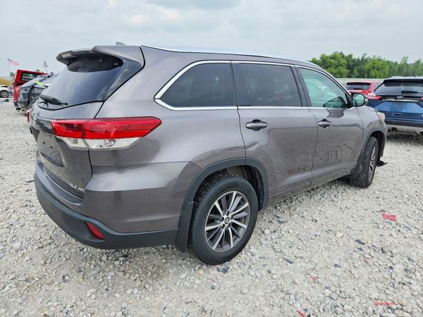 2017 TOYOTA HIGHLANDER SE/XLE