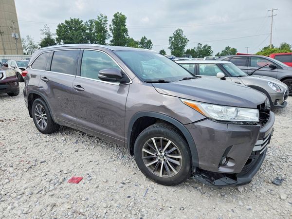 2017 TOYOTA HIGHLANDER SE/XLE
