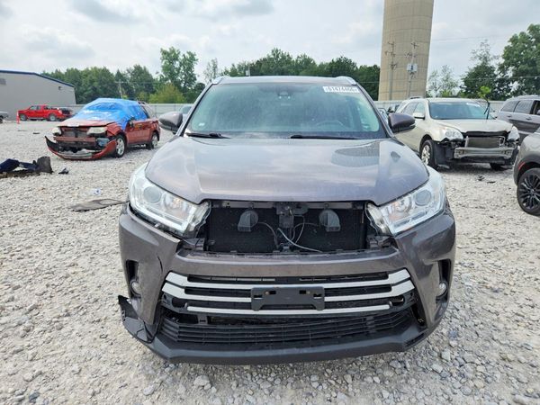 2017 TOYOTA HIGHLANDER SE/XLE