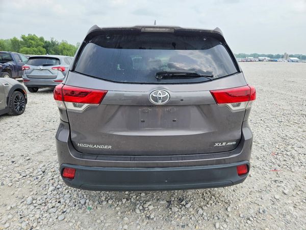 2017 TOYOTA HIGHLANDER SE/XLE