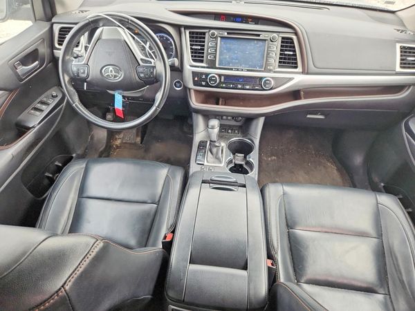 2017 TOYOTA HIGHLANDER SE/XLE