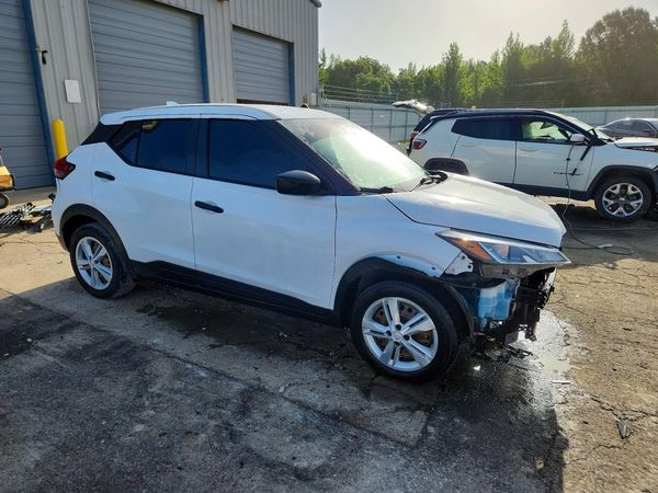 2022 NISSAN KICKS S