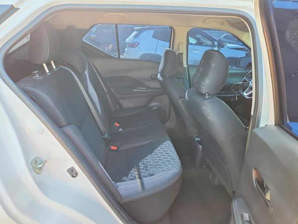 2022 NISSAN KICKS S