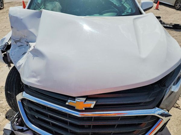 2021 CHEVROLET EQUINOX LT (1LT) — Engine bay