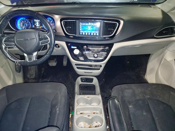 2021 CHRYSLER VOYAGER LX