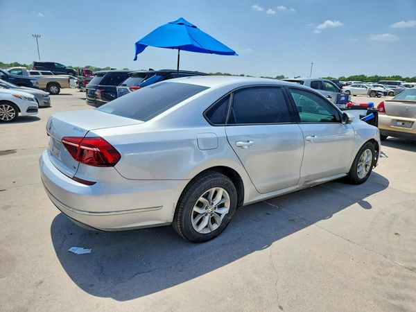 2018 VOLKSWAGEN PASSAT