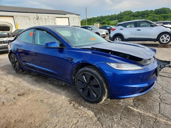 2025 TESLA MODEL 3 — Passenger 3/4
