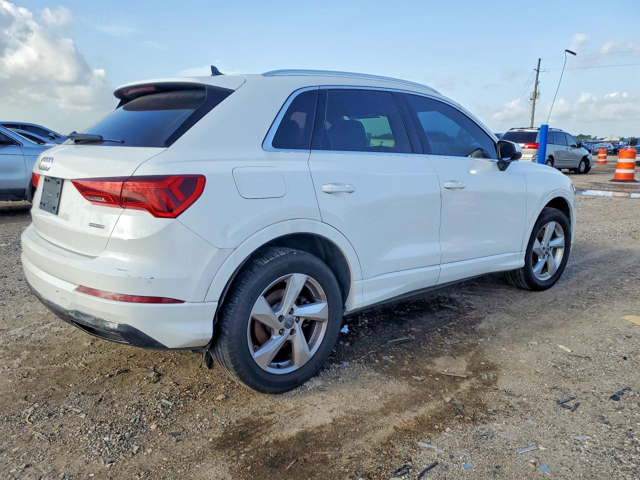 2020 AUDI Q3 quattro Premium