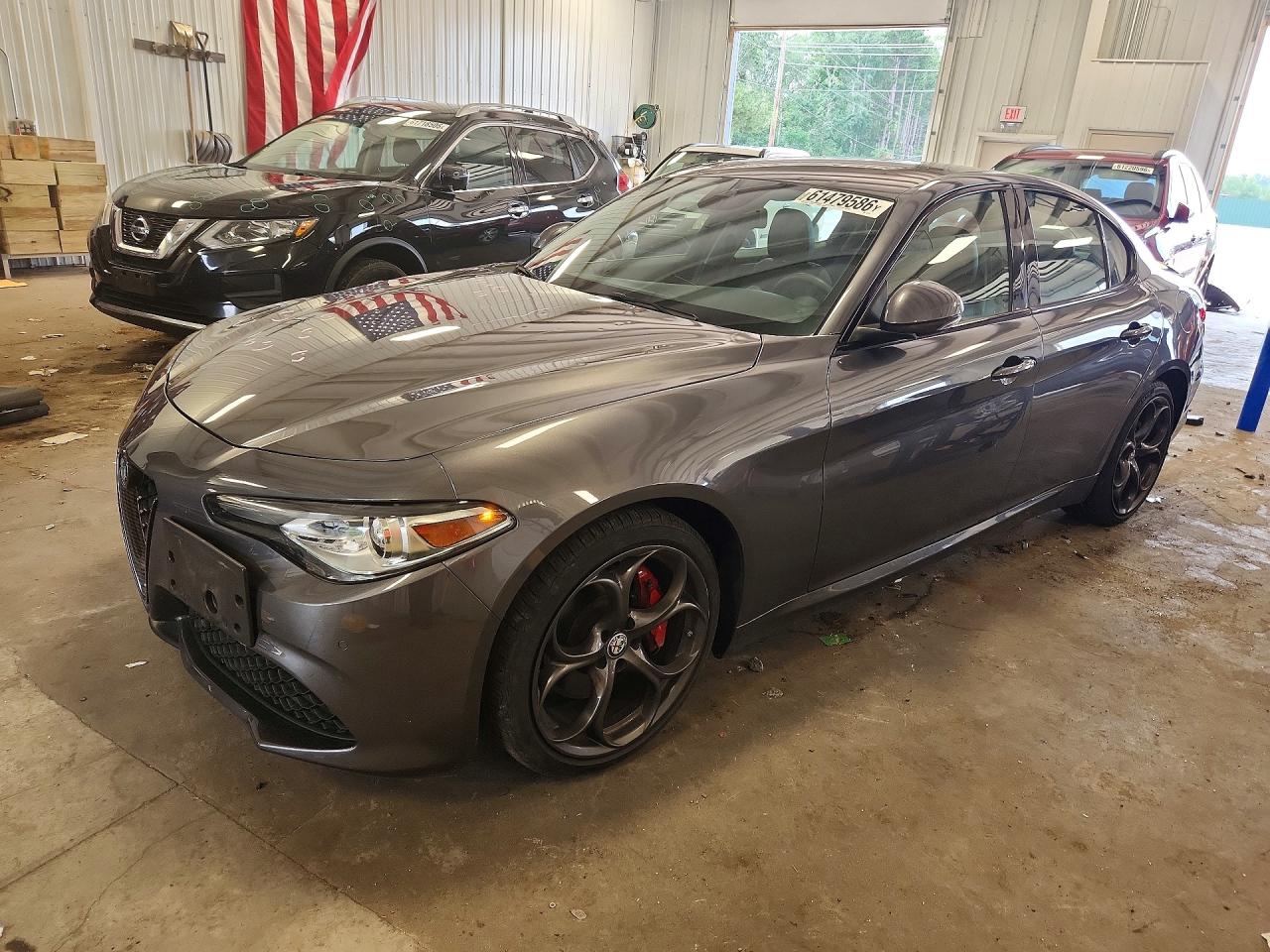 2017 ALFA ROMEO GIULIA TI AWD — Front 3/4