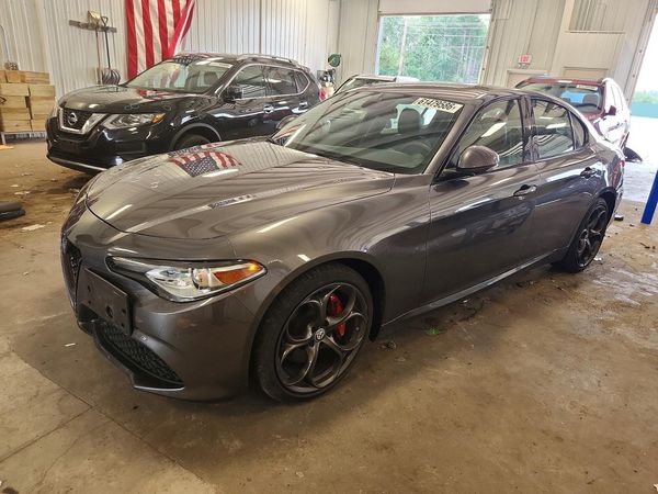 2017 ALFA ROMEO GIULIA TI AWD — Front 3/4