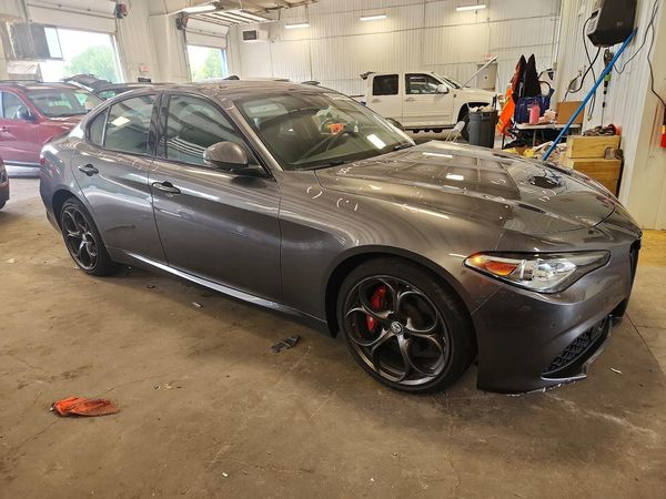 2017 ALFA ROMEO GIULIA TI AWD — Passenger 3/4
