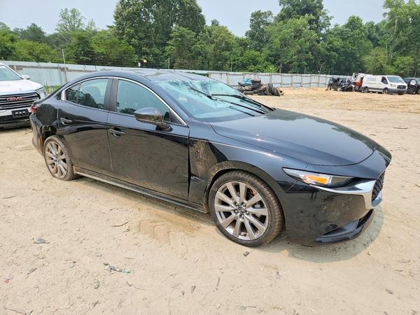 2022 MAZDA 3 Select Package