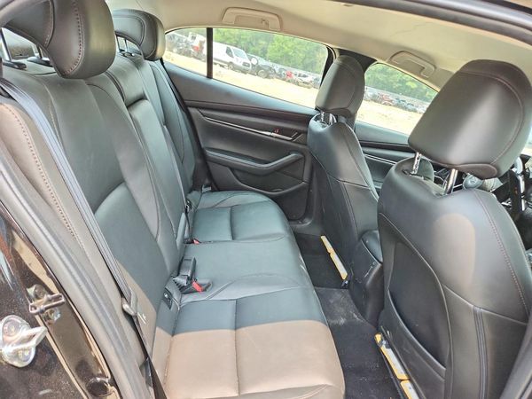 2022 MAZDA 3 Select Package