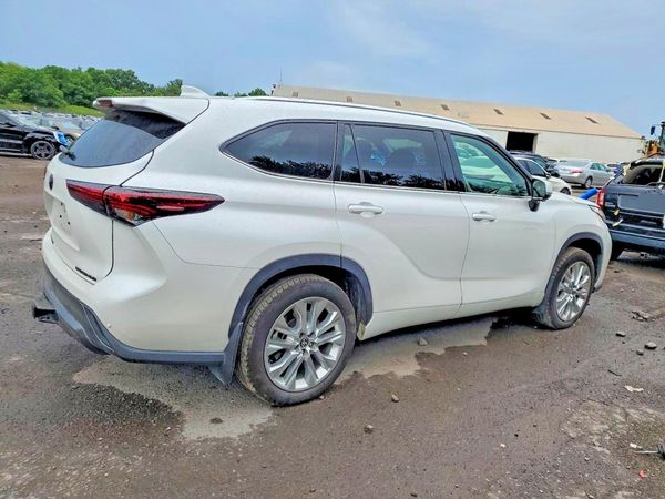 2026 TOYOTA HIGHLANDER