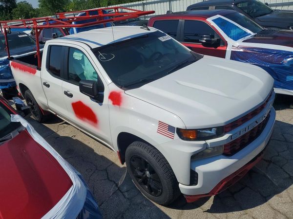 2020 CHEVROLET SILVERADO Custom