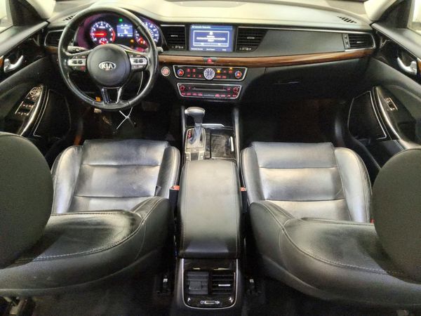 2017 KIA CADENZA
