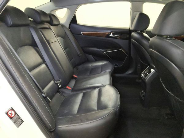 2017 KIA CADENZA