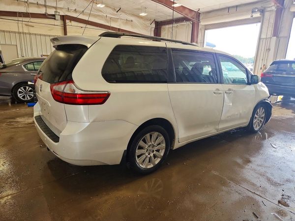 2015 TOYOTA SIENNA