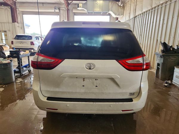 2015 TOYOTA SIENNA