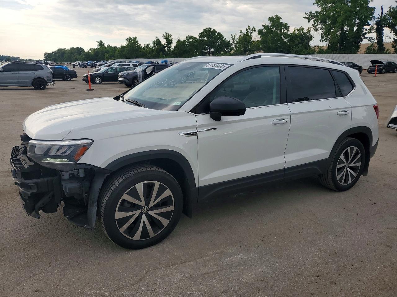 2023 VOLKSWAGEN TAOS SE w/Sunroof Pkg.