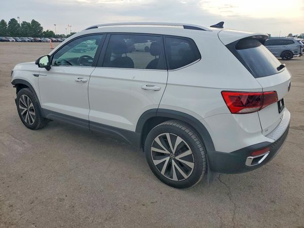 2023 VOLKSWAGEN TAOS SE w/Sunroof Pkg.