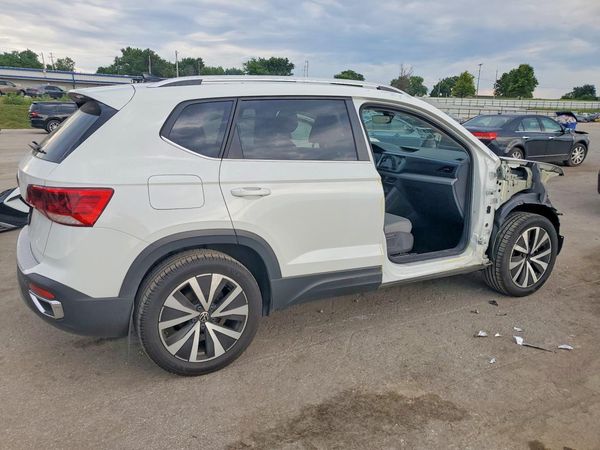 2023 VOLKSWAGEN TAOS SE w/Sunroof Pkg.