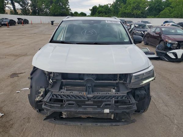 2023 VOLKSWAGEN TAOS SE w/Sunroof Pkg.