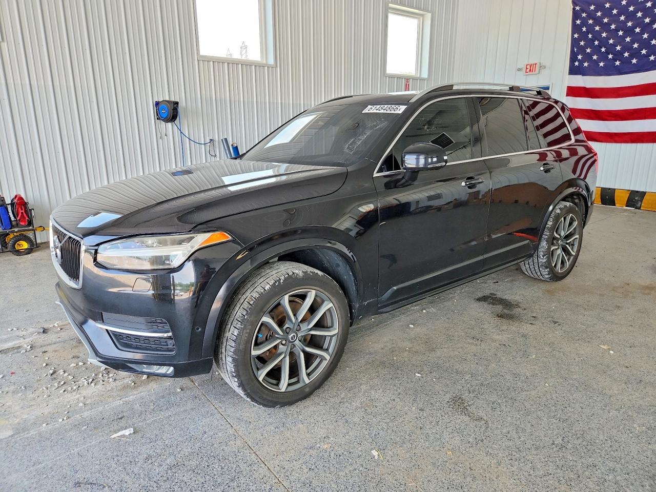 2017 VOLVO XC90 Momentum