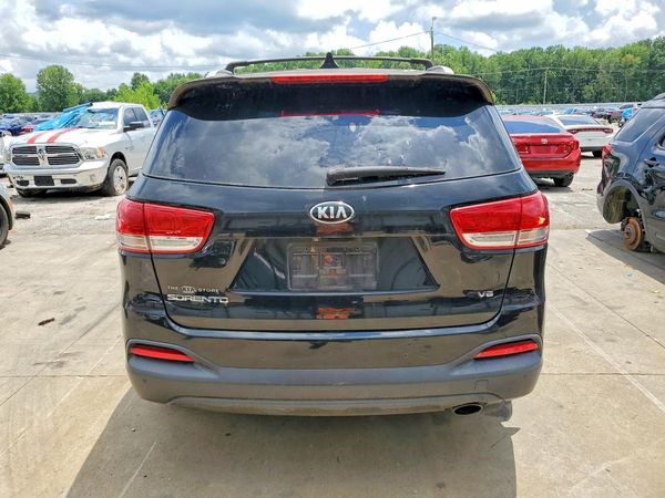 2016 KIA SORENTO L / LX