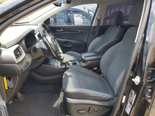 2016 KIA SORENTO L / LX