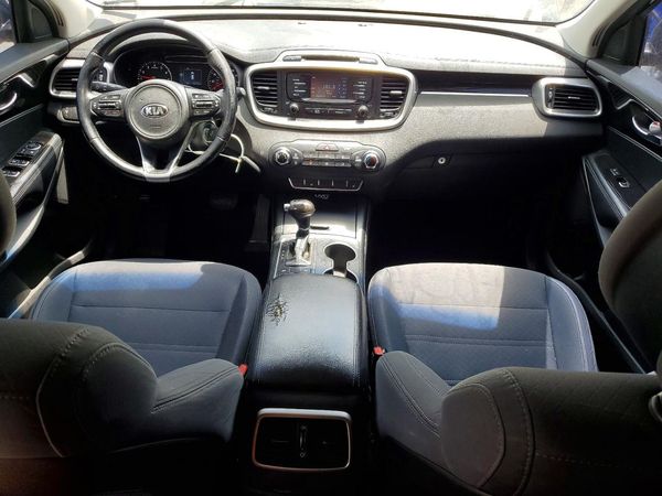 2016 KIA SORENTO L / LX