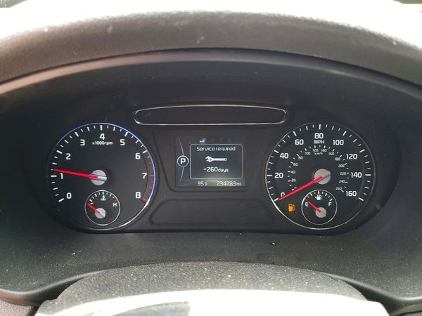 2016 KIA SORENTO L / LX
