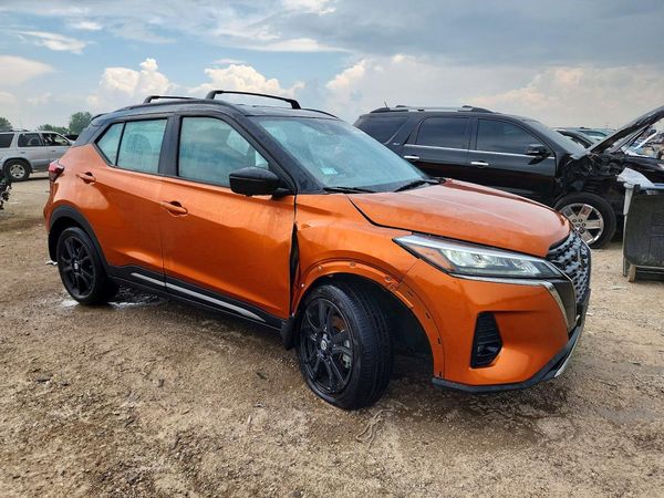 2021 NISSAN KICKS SR
