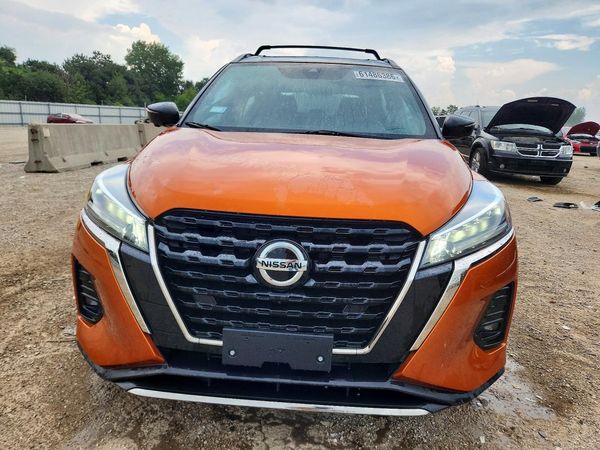 2021 NISSAN KICKS SR