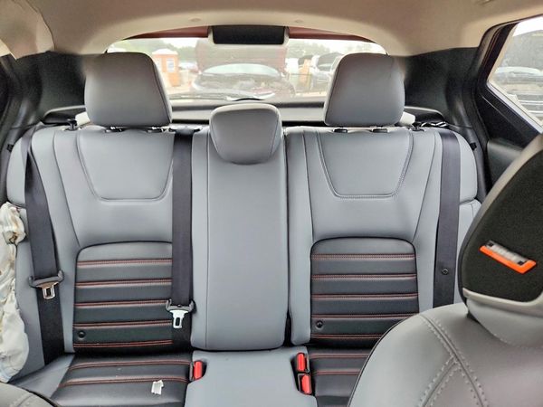 2021 NISSAN KICKS SR