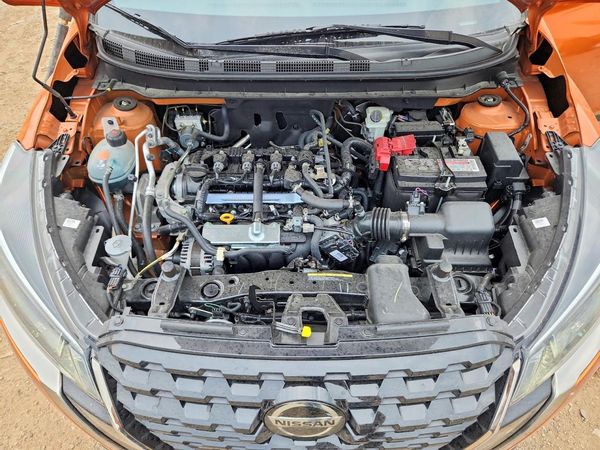 2021 NISSAN KICKS SR