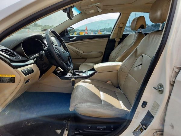 2015 KIA CADENZA