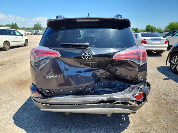 2017 TOYOTA RAV4 SE