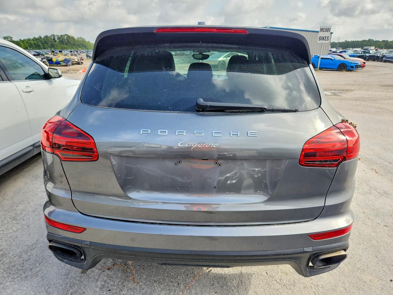 2016 PORSCHE CAYENNE