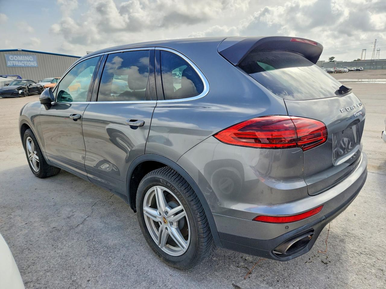 2016 PORSCHE CAYENNE
