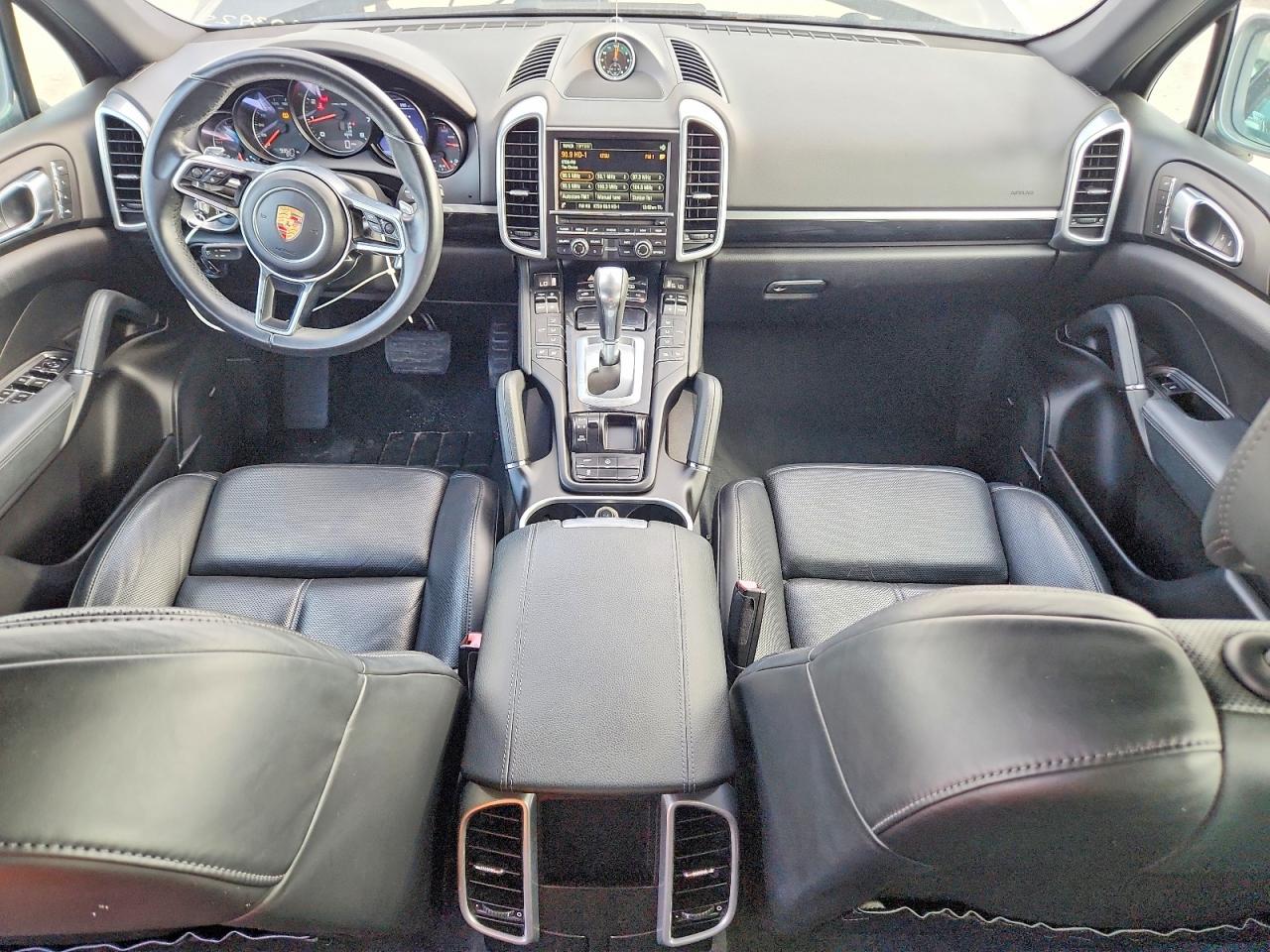 2016 PORSCHE CAYENNE