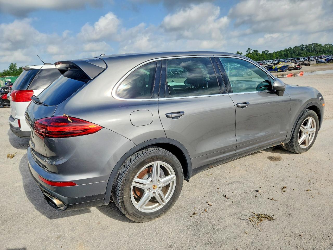 2016 PORSCHE CAYENNE